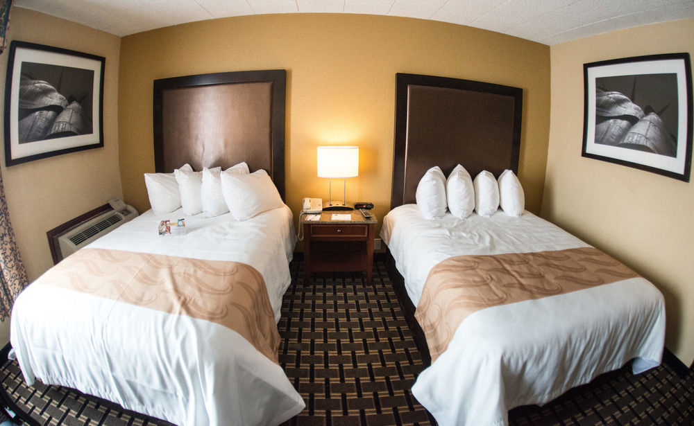 Quality Inn New Kensington Extérieur photo