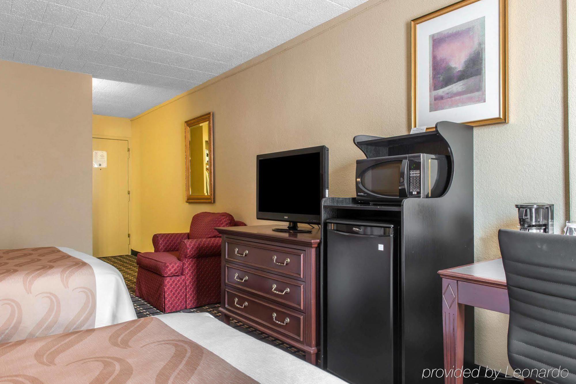 Quality Inn New Kensington Extérieur photo