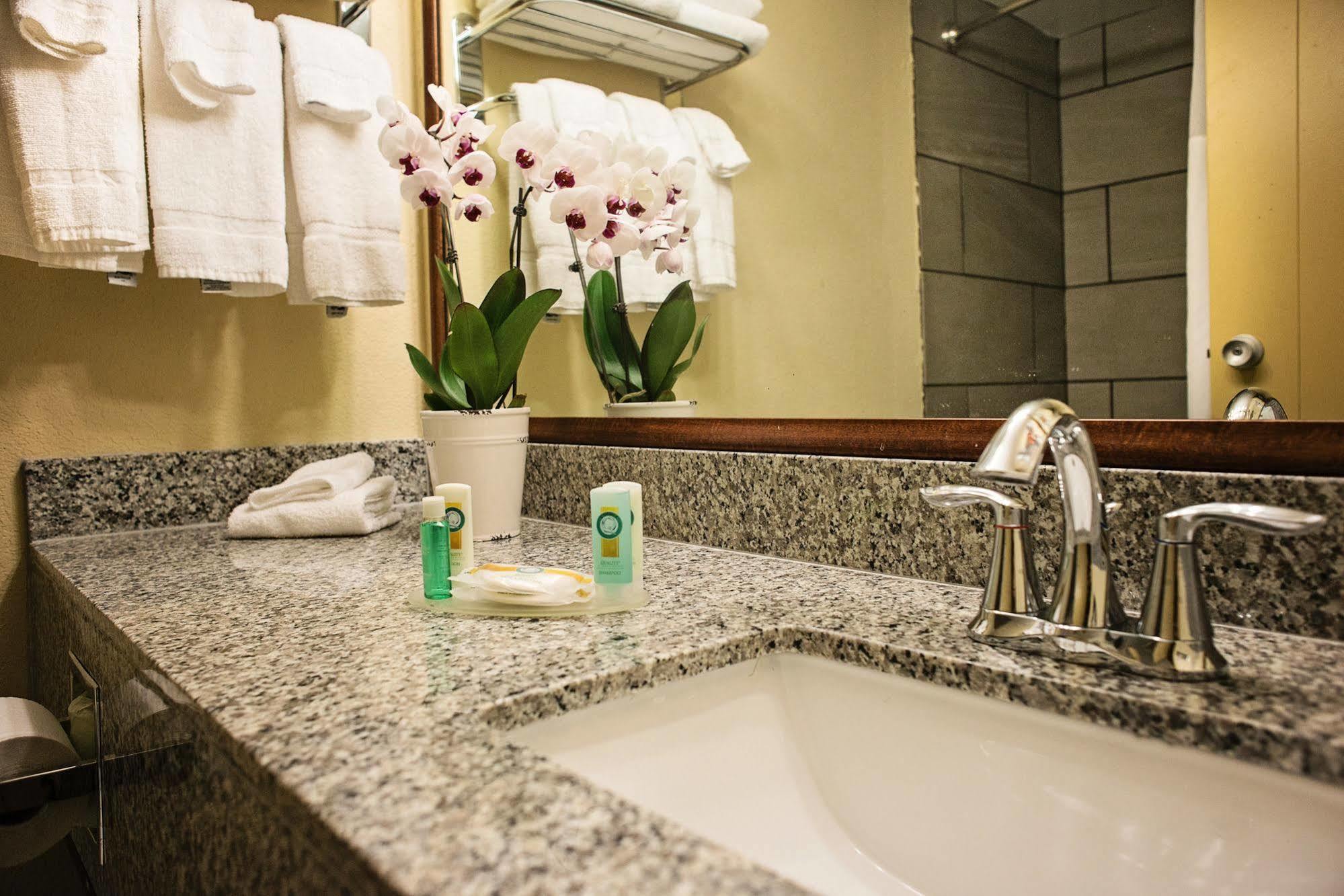 Quality Inn New Kensington Extérieur photo