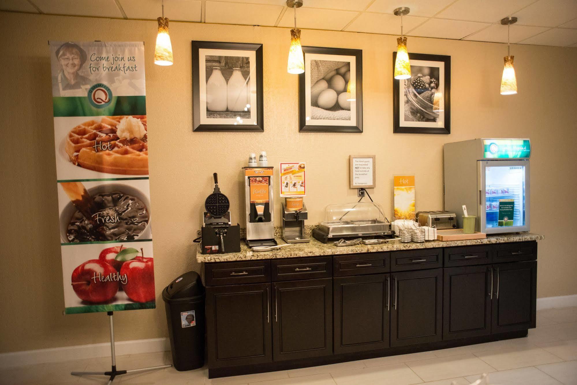 Quality Inn New Kensington Extérieur photo